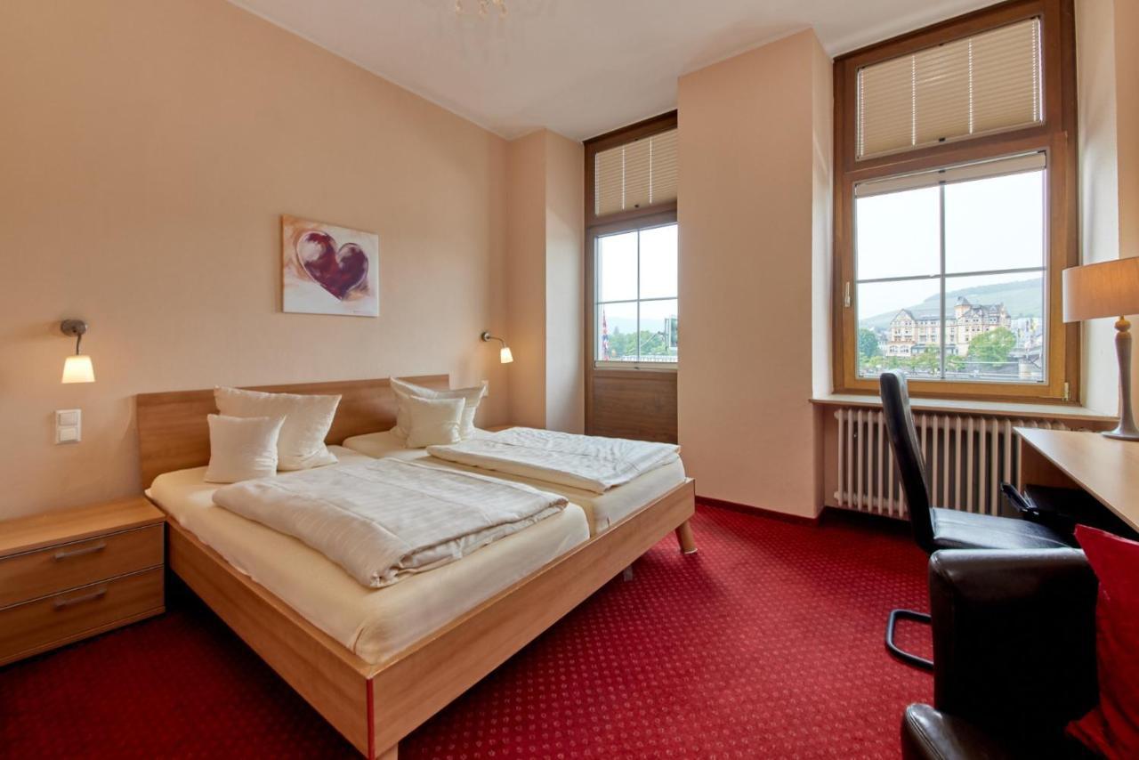 Moselhotel Roemischer Kaiser Commune fusionnée de Commune fusionnée de Bernkastel-Kues Extérieur photo