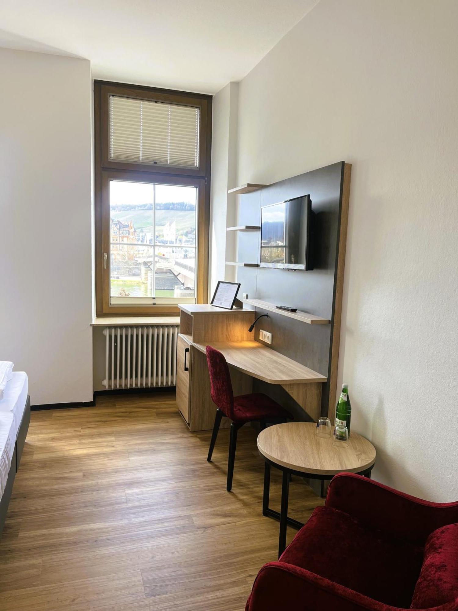 Moselhotel Roemischer Kaiser Commune fusionnée de Commune fusionnée de Bernkastel-Kues Extérieur photo