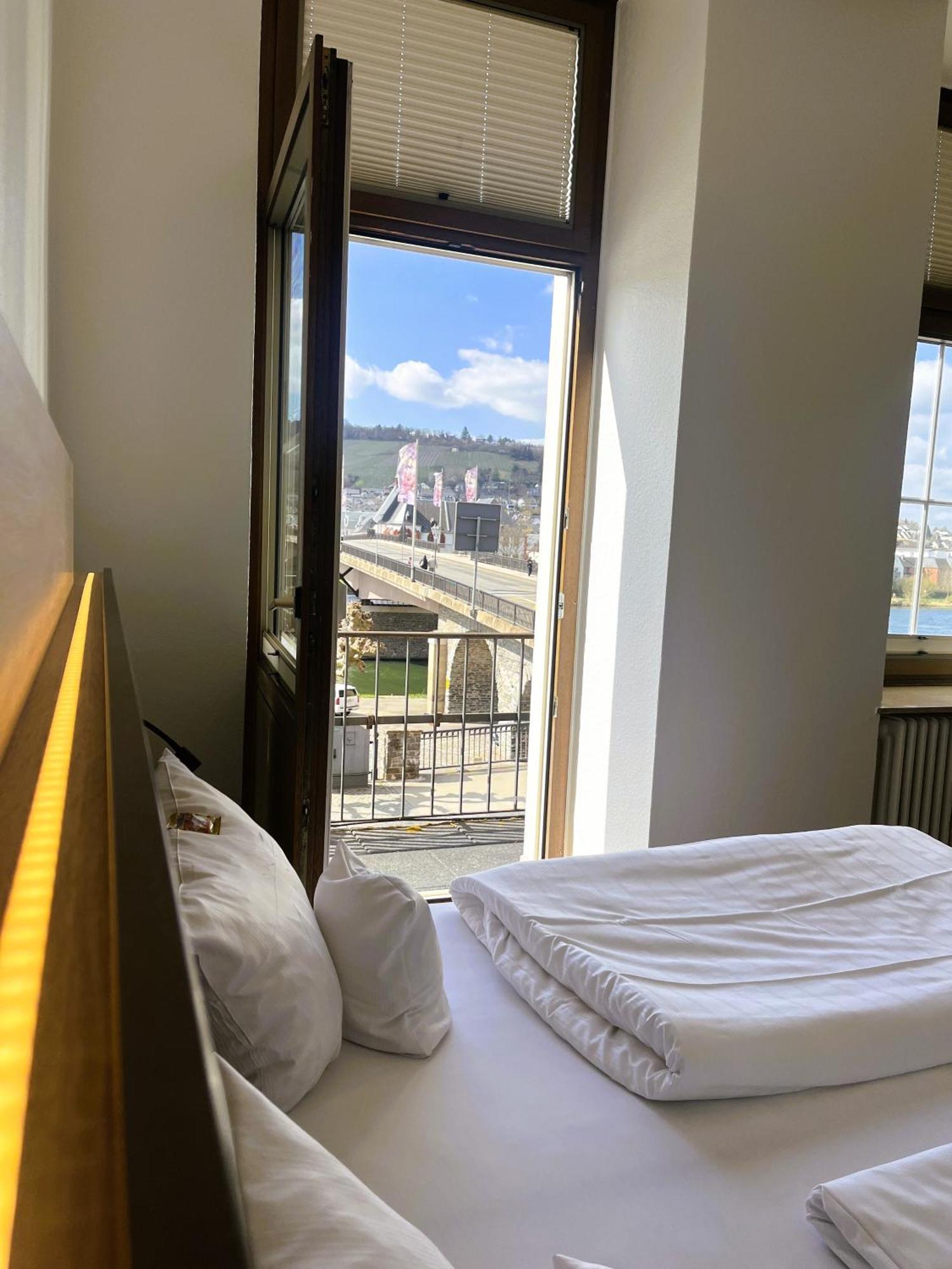 Moselhotel Roemischer Kaiser Commune fusionnée de Commune fusionnée de Bernkastel-Kues Extérieur photo