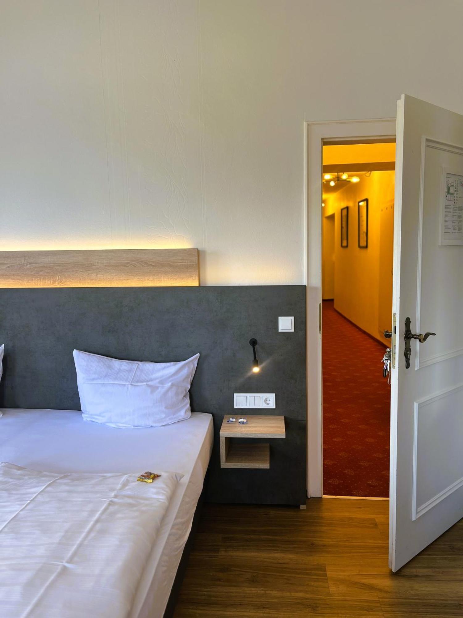 Moselhotel Roemischer Kaiser Commune fusionnée de Commune fusionnée de Bernkastel-Kues Extérieur photo